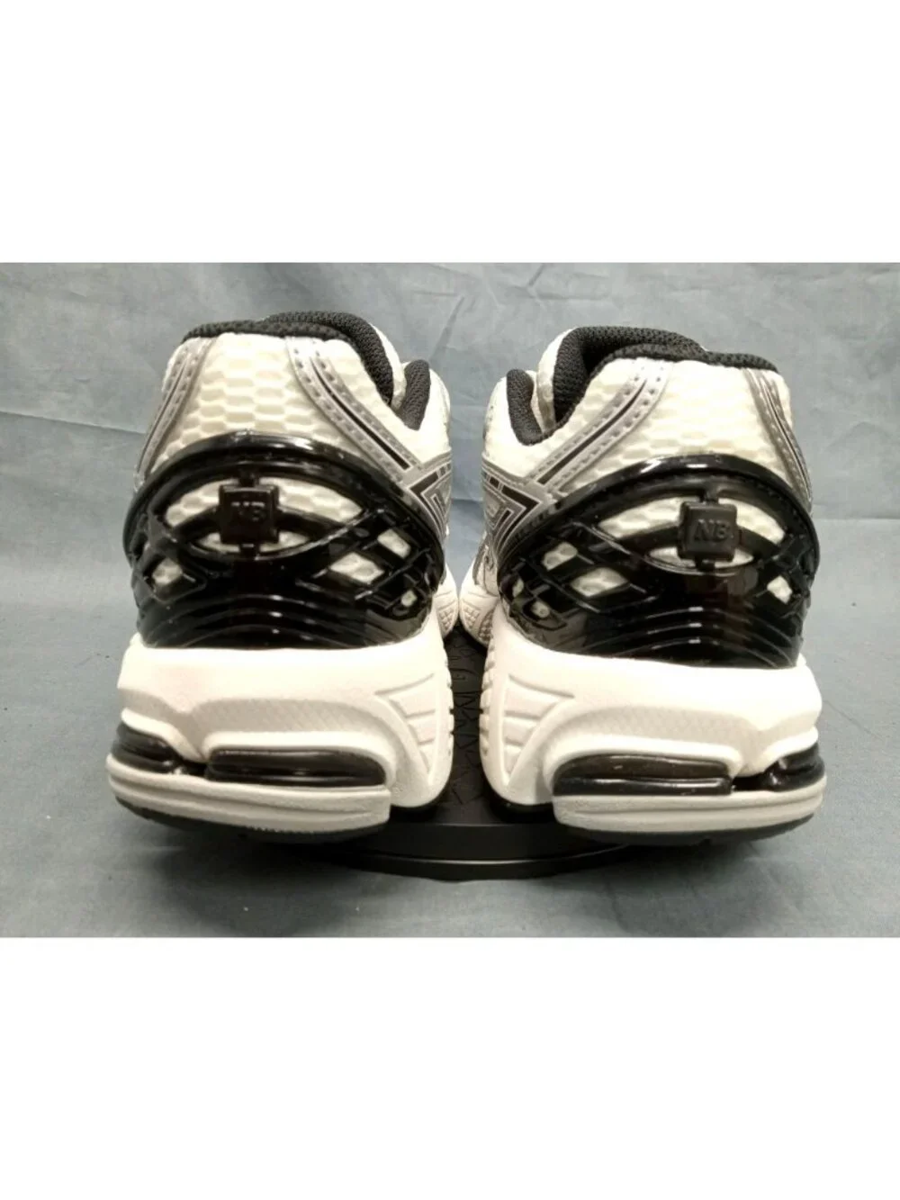 New Balance 1906 (GS) Sneakers GC1906ER Grey Black Boys Size 5.5 NEW NO BOX!